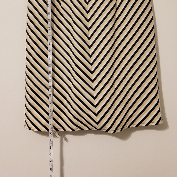 Kasper Dress Stretch Ivory/Navy Sleeveless Sheath Notched Neckline Size 10 - Picture 3 of 9